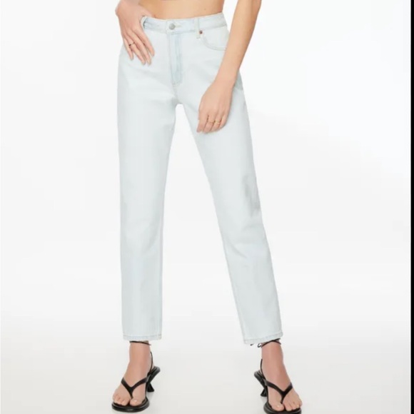 Dynamite denim. Claudia Mom Jean. Size 29(8) - Picture 1 of 5